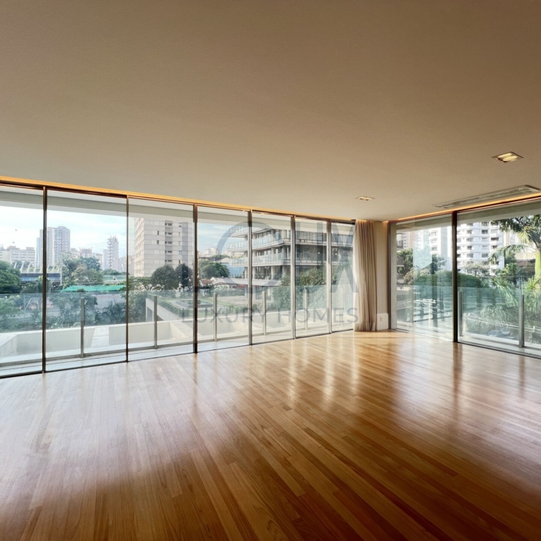 Apartamento Garden à venda no bairro de Moema-2 - 568m², 4 suítes